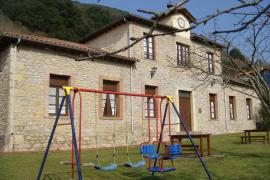Apartamentos La Escuela casa rural en Peñamellera Baja (Asturias)