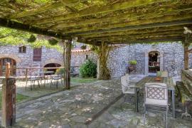 Turisme Rural Mas Pineda casa rural en Montagut I Oix (Girona)