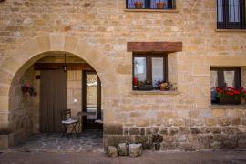 Apartamentos Turisticos Rio Gallego casa rural en Ayerbe (Huesca)