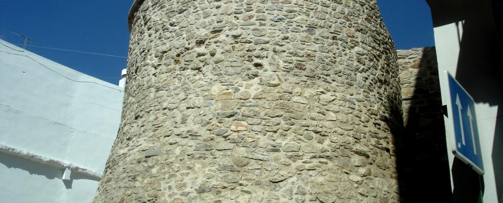 Restos de Murallas de la Fortaleza de Adra
