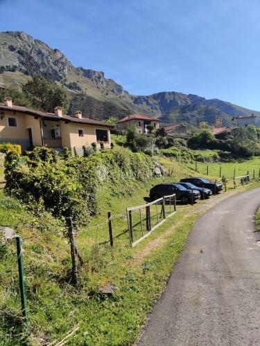 Casas Colgadas del Cares, Casa Rural en Peñamellera Alta, Asturias -  Clubrural